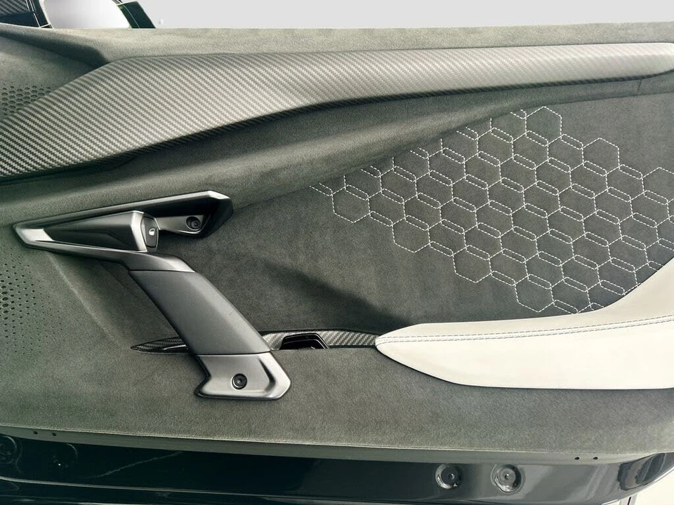 2024 Lamborghini Revuelto - Image 21 of 29
