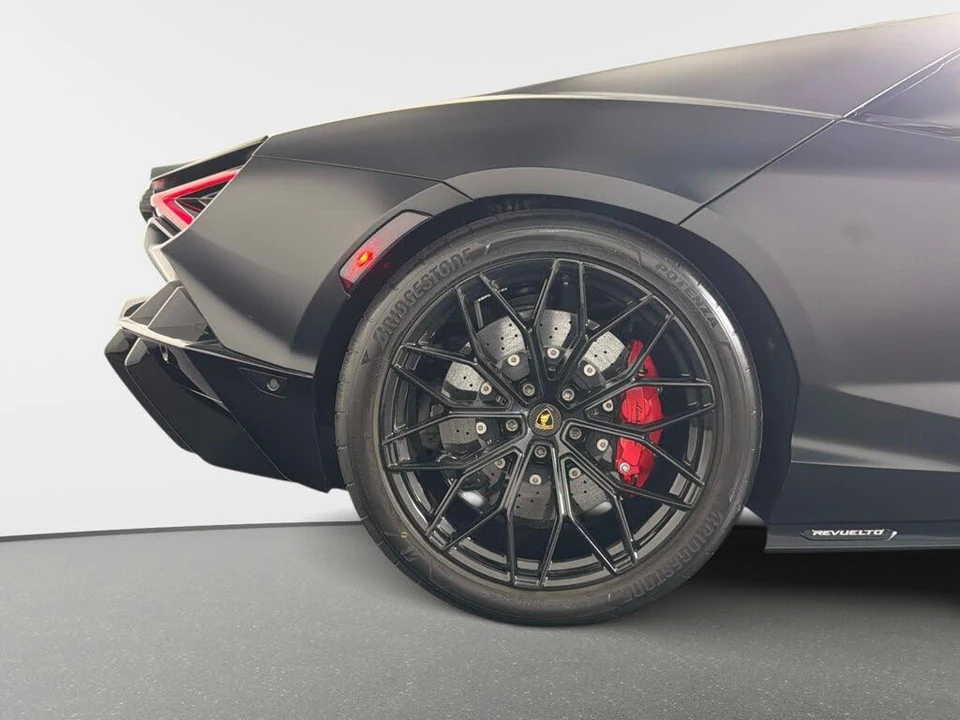 2024 Lamborghini Revuelto - Image 20 of 31