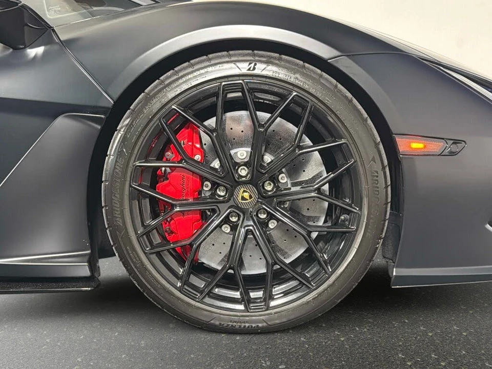 2024 Lamborghini Revuelto - Image 21 of 31