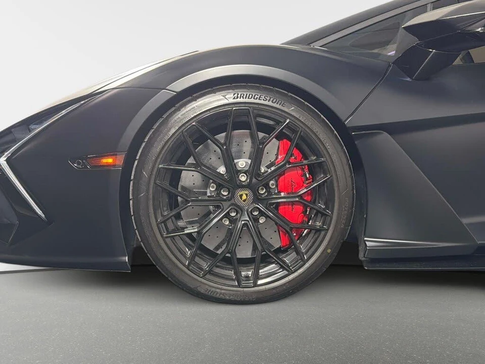 2024 Lamborghini Revuelto - Image 12 of 31