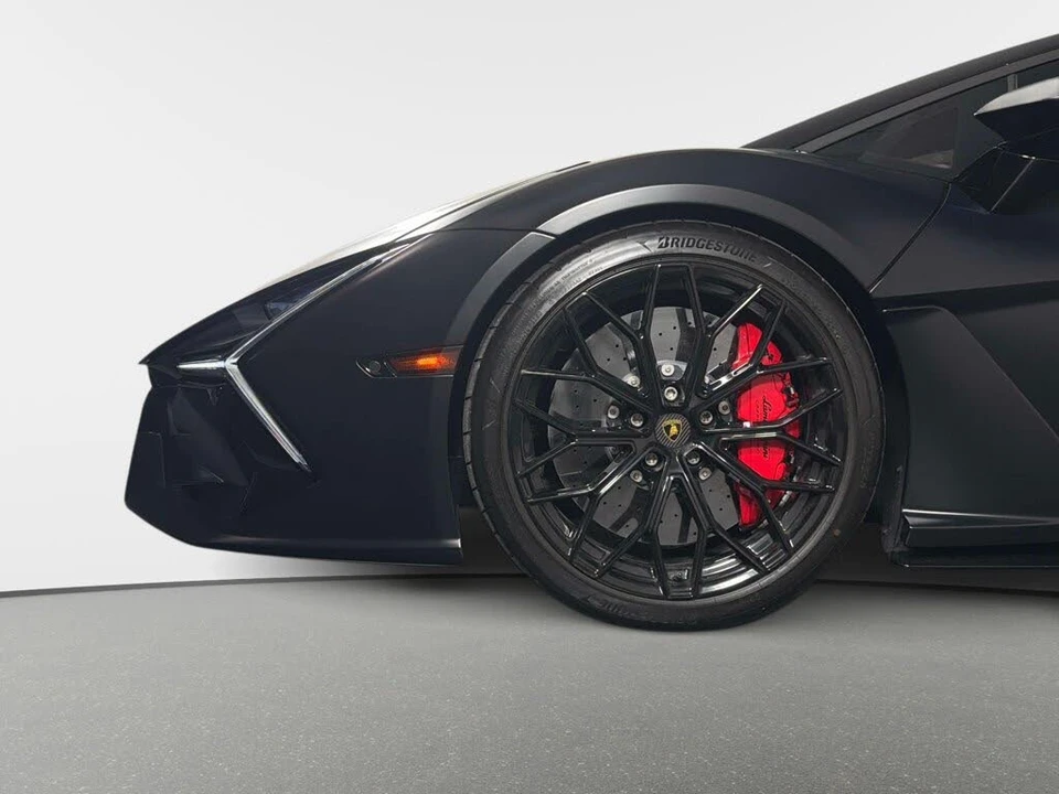 2024 Lamborghini Revuelto - Image 13 of 31