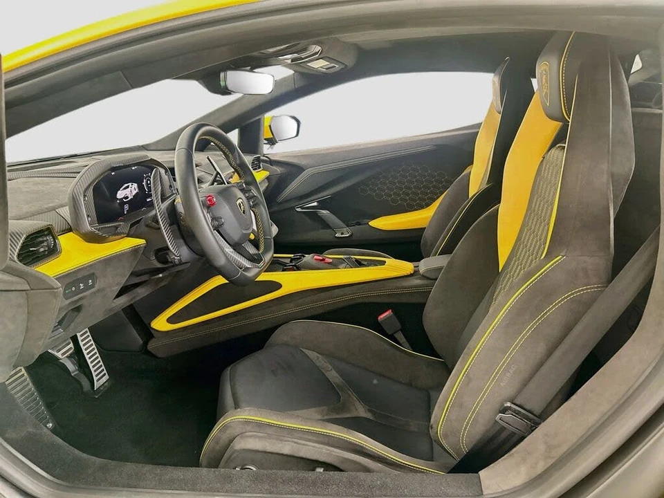 2024 Lamborghini Revuelto - Image 19 of 31