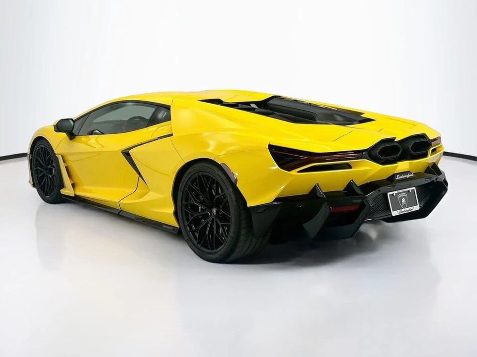 2024 Lamborghini Revuelto - Image 7 of 31