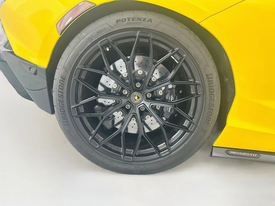 2024 Lamborghini Revuelto - Image 29 of 31