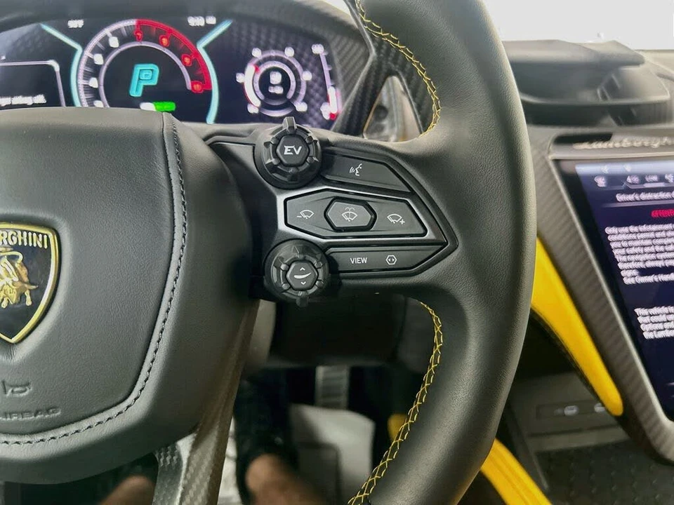 2024 Lamborghini Revuelto - Image 13 of 31