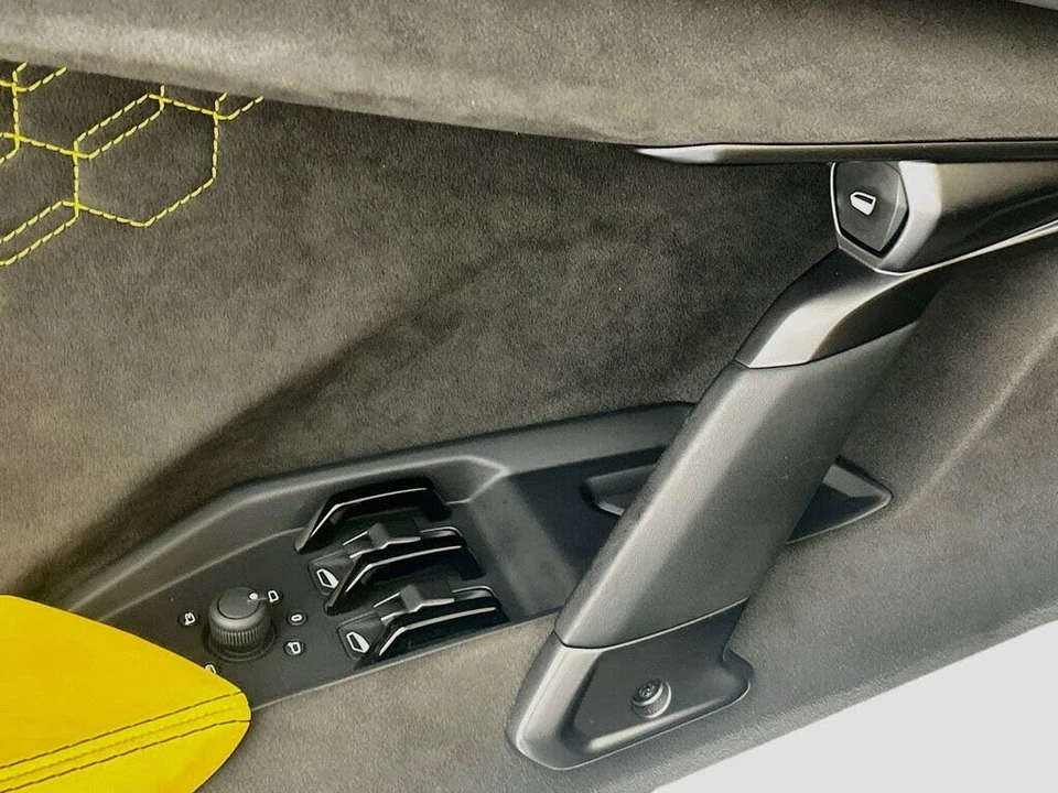 2024 Lamborghini Revuelto - Image 21 of 31