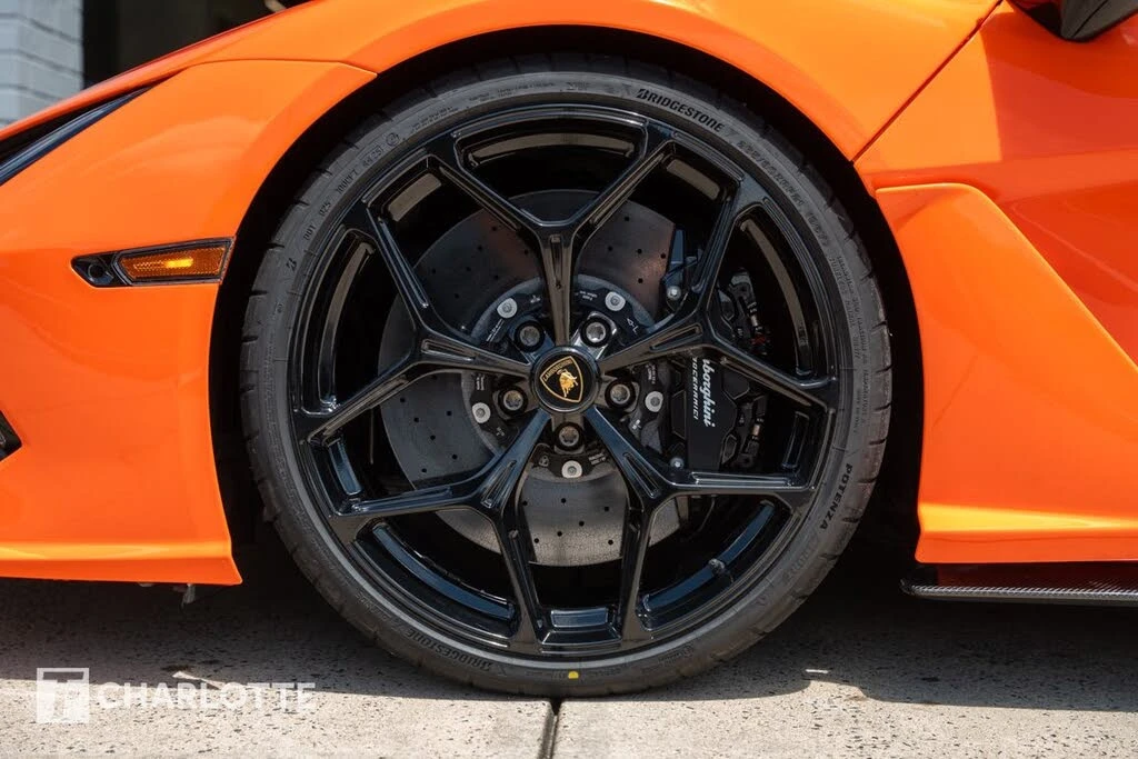 2024 Lamborghini Revuelto - Image 10 of 31