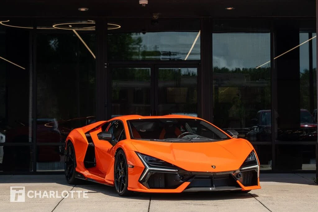2024 Lamborghini Revuelto - Image 2 of 31
