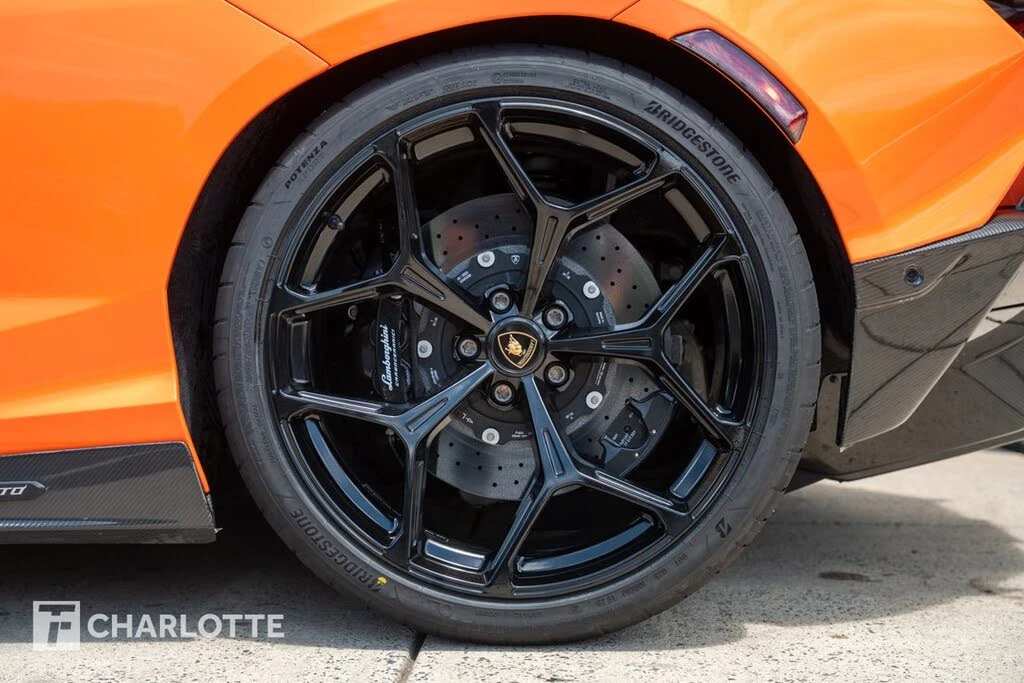 2024 Lamborghini Revuelto - Image 9 of 31