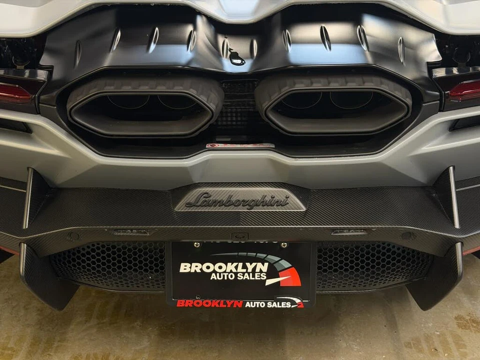 2024 Lamborghini Revuelto - Image 22 of 31