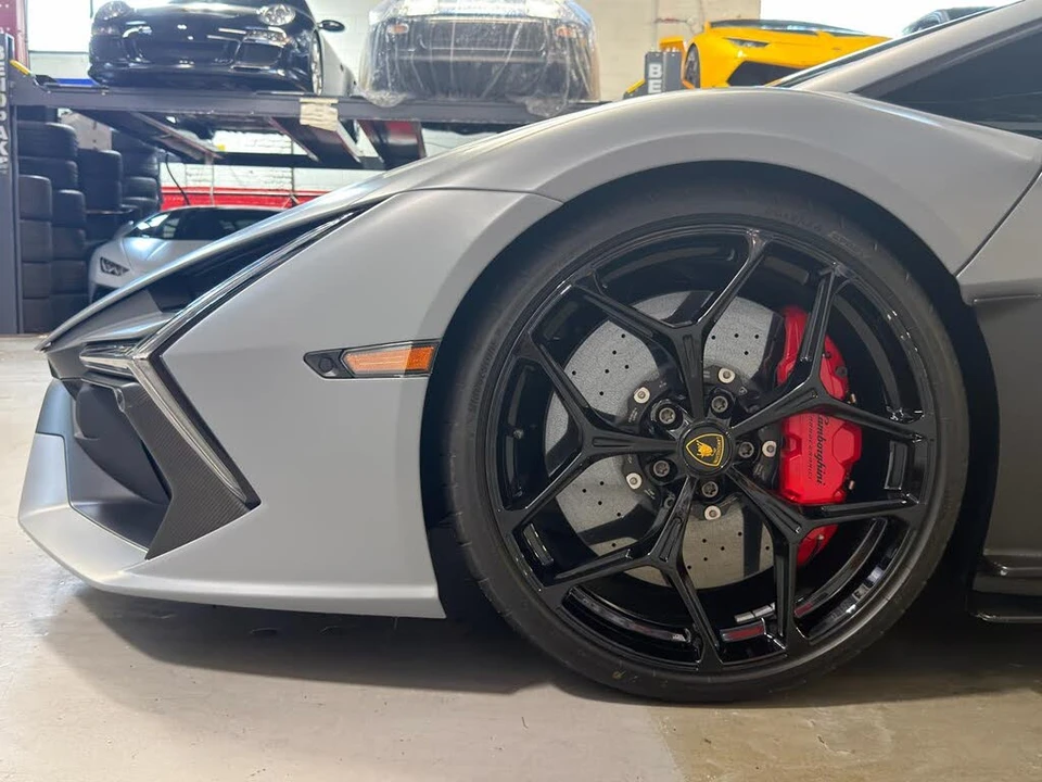 2024 Lamborghini Revuelto - Image 12 of 31