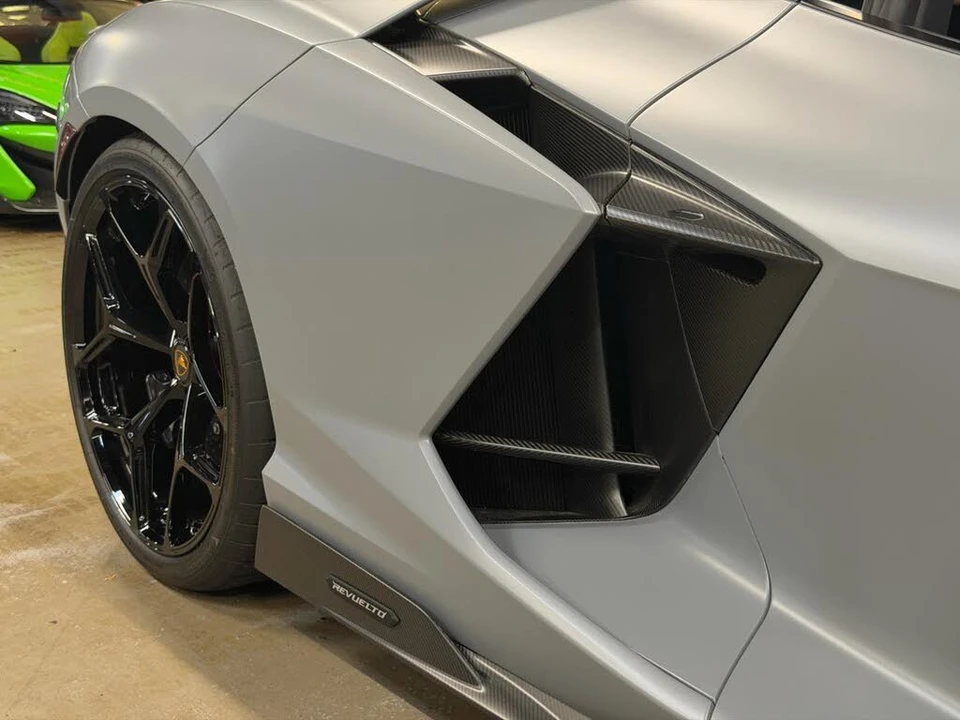 2024 Lamborghini Revuelto - Image 19 of 31