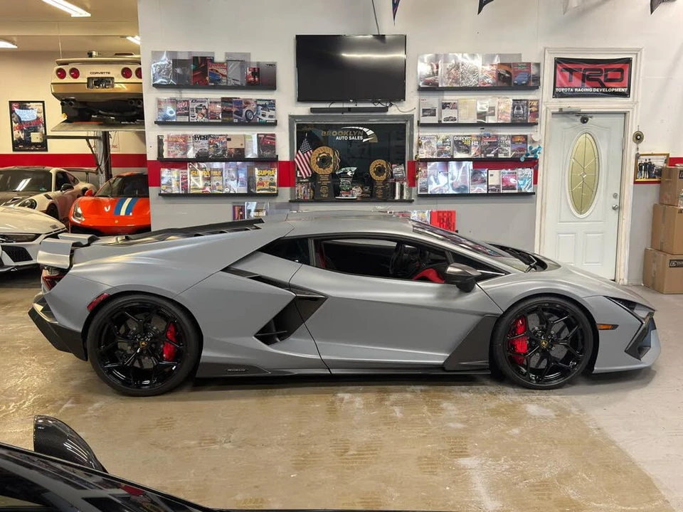 2024 Lamborghini Revuelto - Image 4 of 31