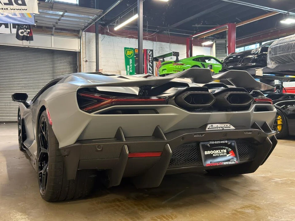 2024 Lamborghini Revuelto - Image 9 of 31
