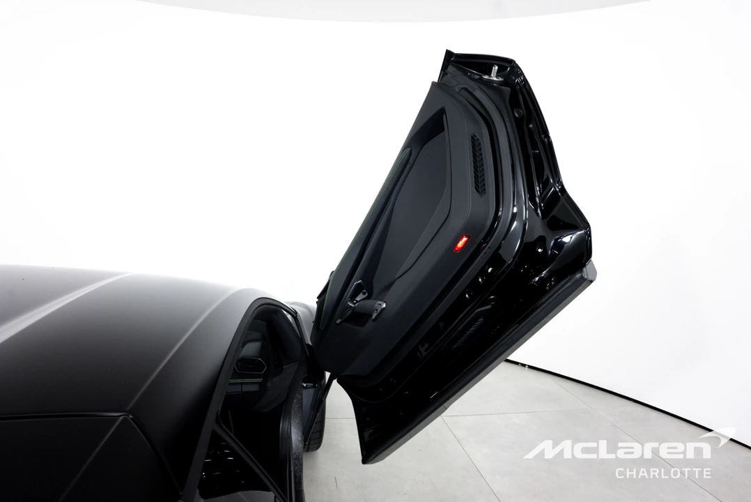 2024 Lamborghini Revuelto - Image 19 of 31