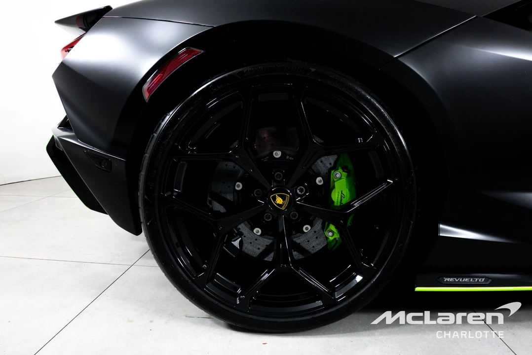 2024 Lamborghini Revuelto - Image 26 of 31