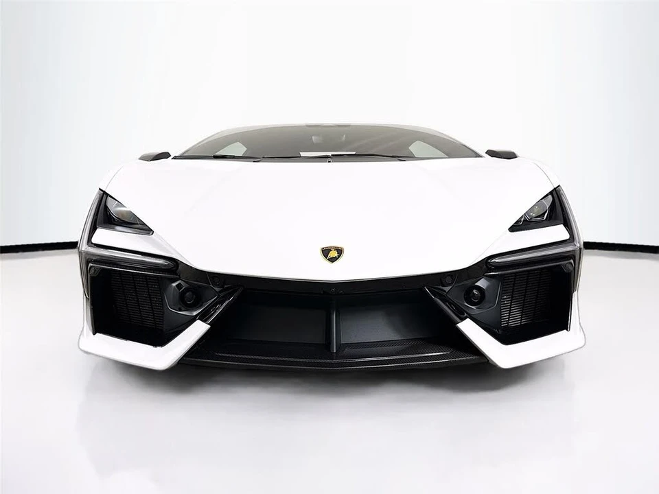 2024 Lamborghini Revuelto - Image 23 of 31