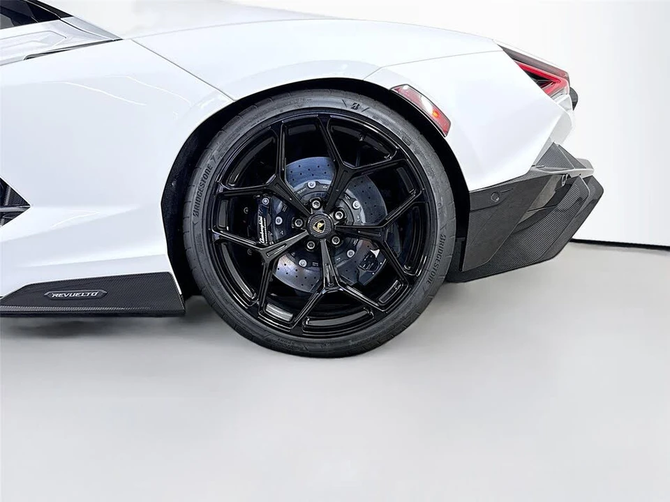 2024 Lamborghini Revuelto - Image 29 of 31