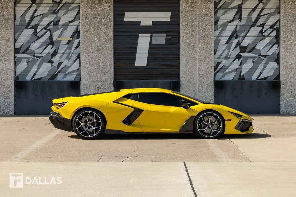 2024 Lamborghini Revuelto - Image 17 of 31