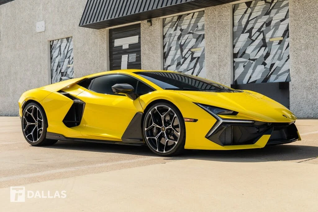 2024 Lamborghini Revuelto - Image 18 of 31