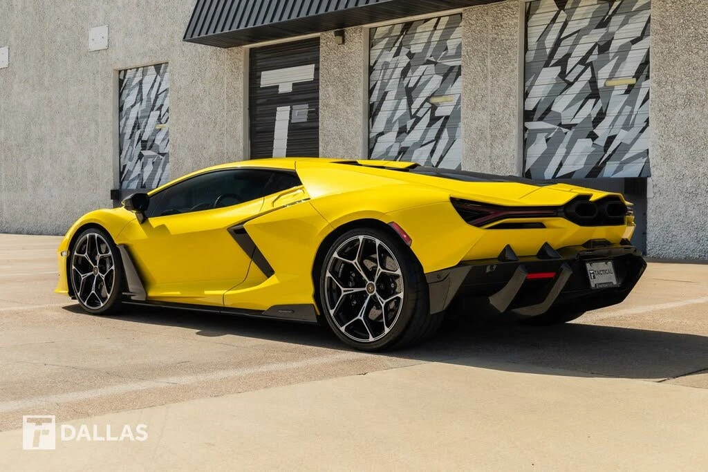 2024 Lamborghini Revuelto - Image 10 of 31