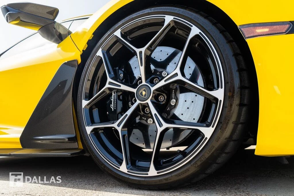 2024 Lamborghini Revuelto - Image 22 of 31