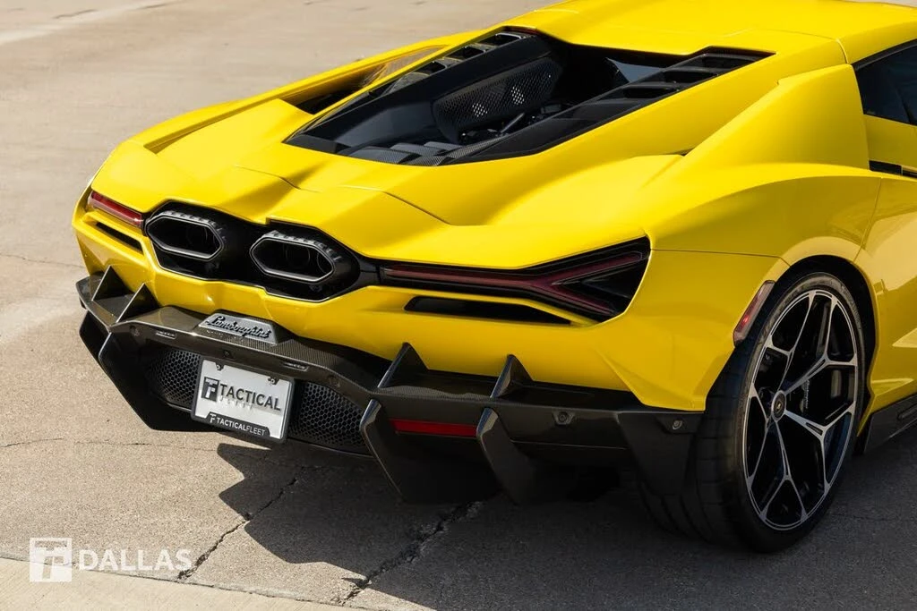 2024 Lamborghini Revuelto - Image 16 of 31