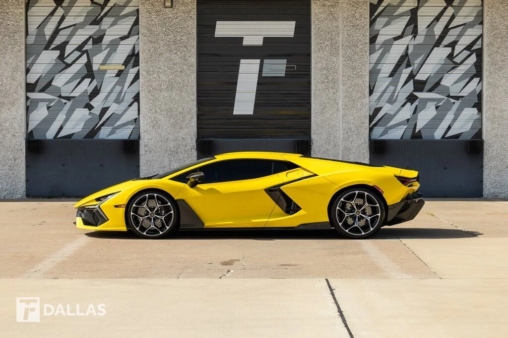 2024 Lamborghini Revuelto - Image 7 of 31