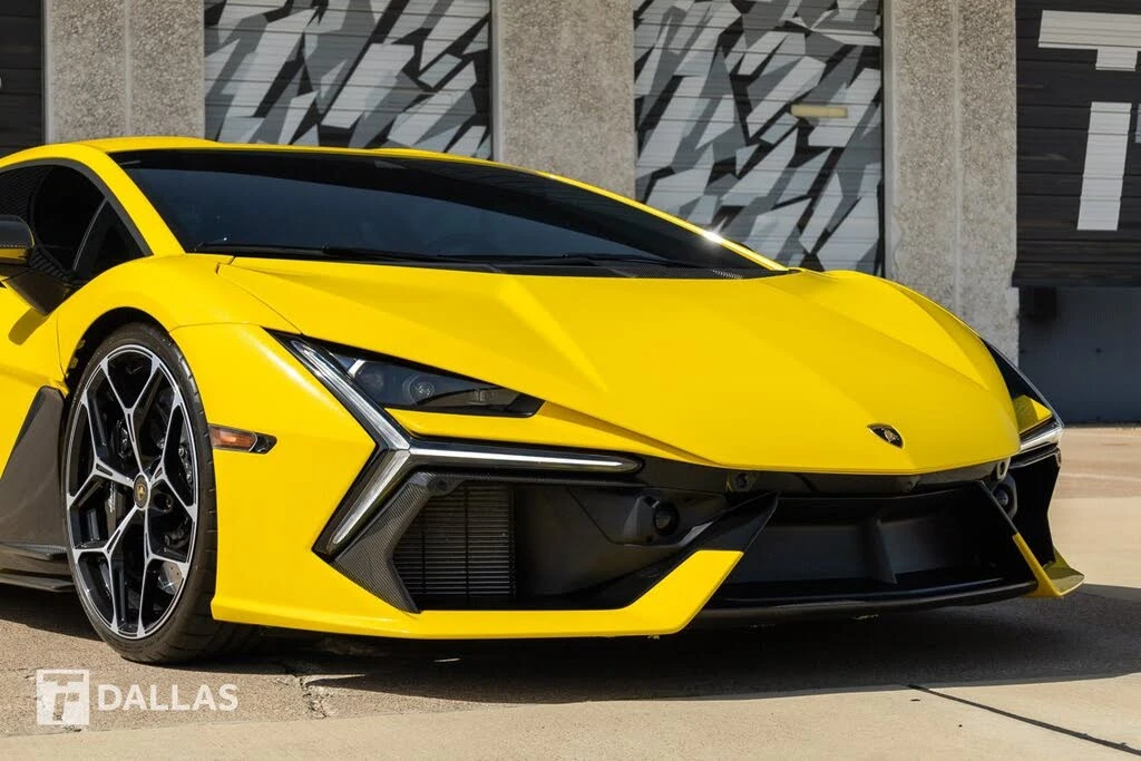 2024 Lamborghini Revuelto - Image 2 of 31