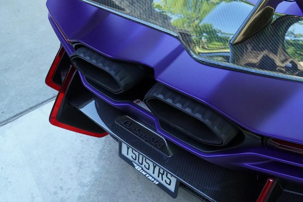 2024 Lamborghini Revuelto - Image 24 of 31