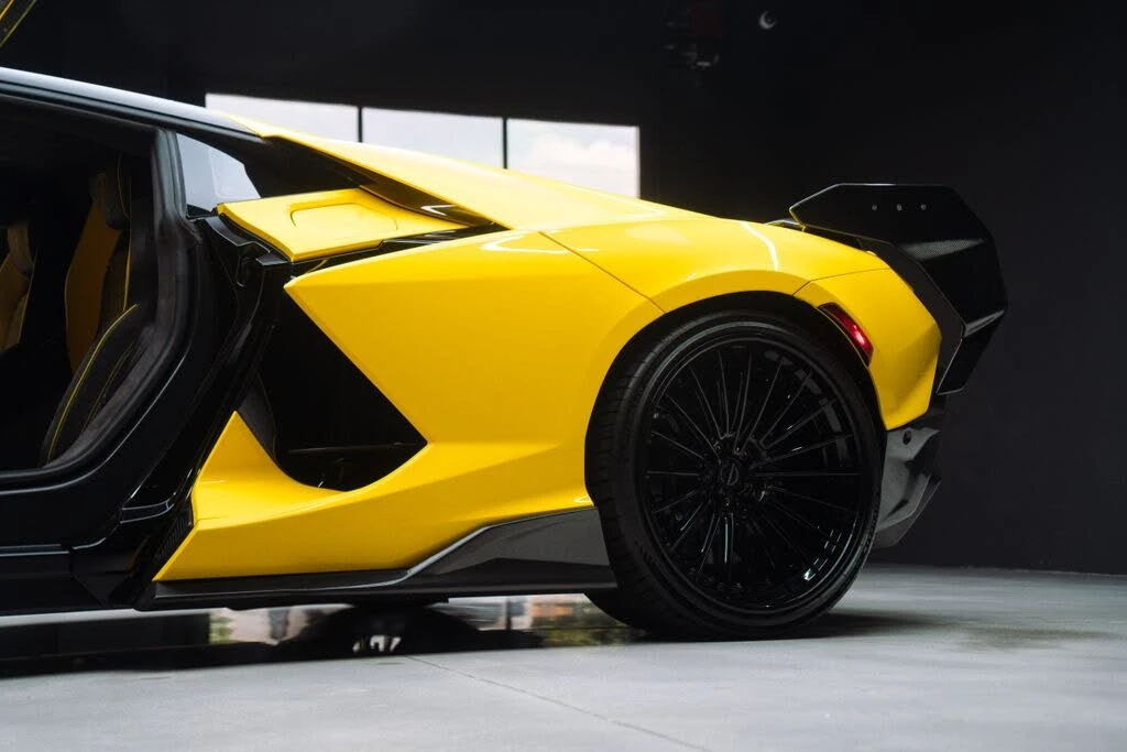 2024 Lamborghini Revuelto - Image 29 of 31