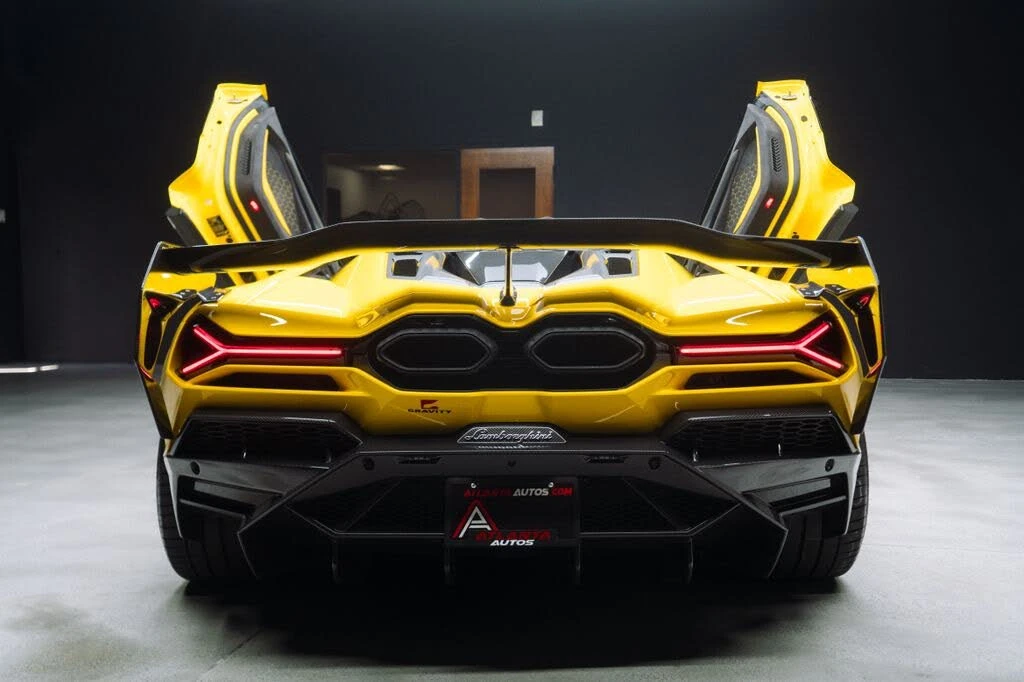 2024 Lamborghini Revuelto - Image 24 of 31