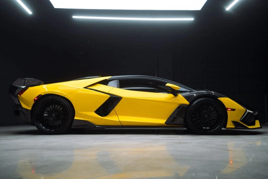 2024 Lamborghini Revuelto - Image 12 of 31