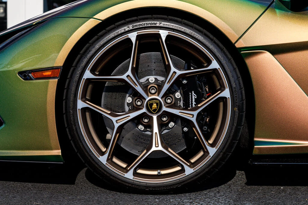 2024 Lamborghini Revuelto - Image 6 of 31