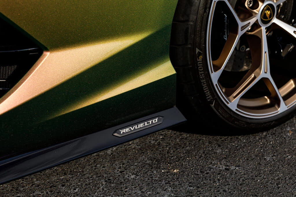 2024 Lamborghini Revuelto - Image 7 of 31
