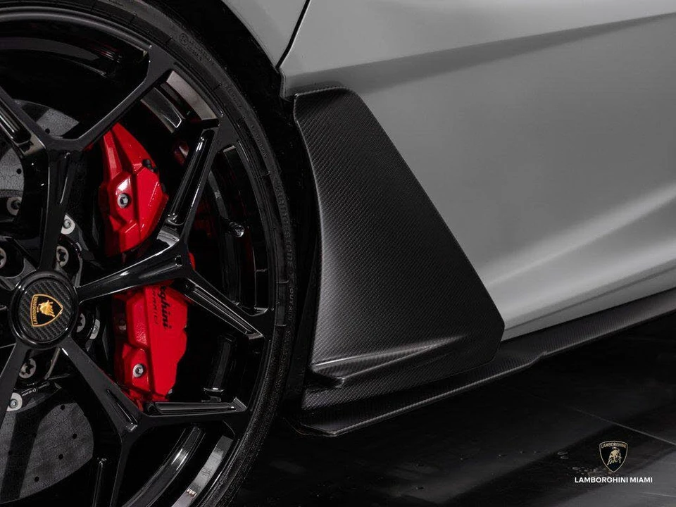 2024 Lamborghini Revuelto - Image 12 of 31