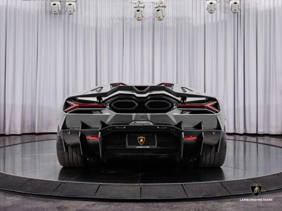 2024 Lamborghini Revuelto - Image 17 of 31