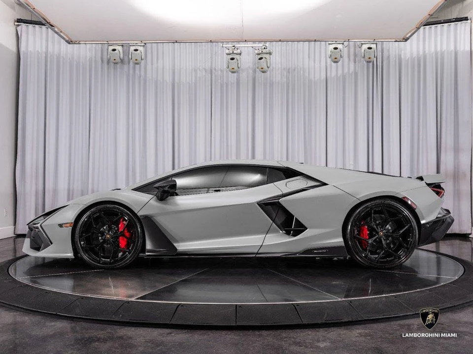 2024 Lamborghini Revuelto - Image 13 of 31