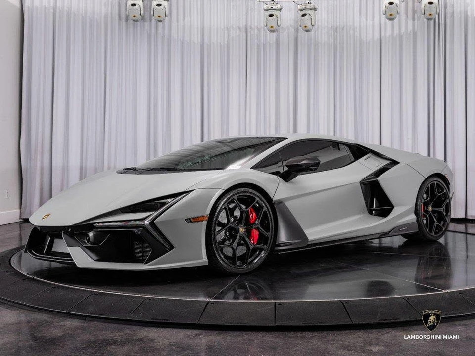 2024 Lamborghini Revuelto - Image 10 of 31