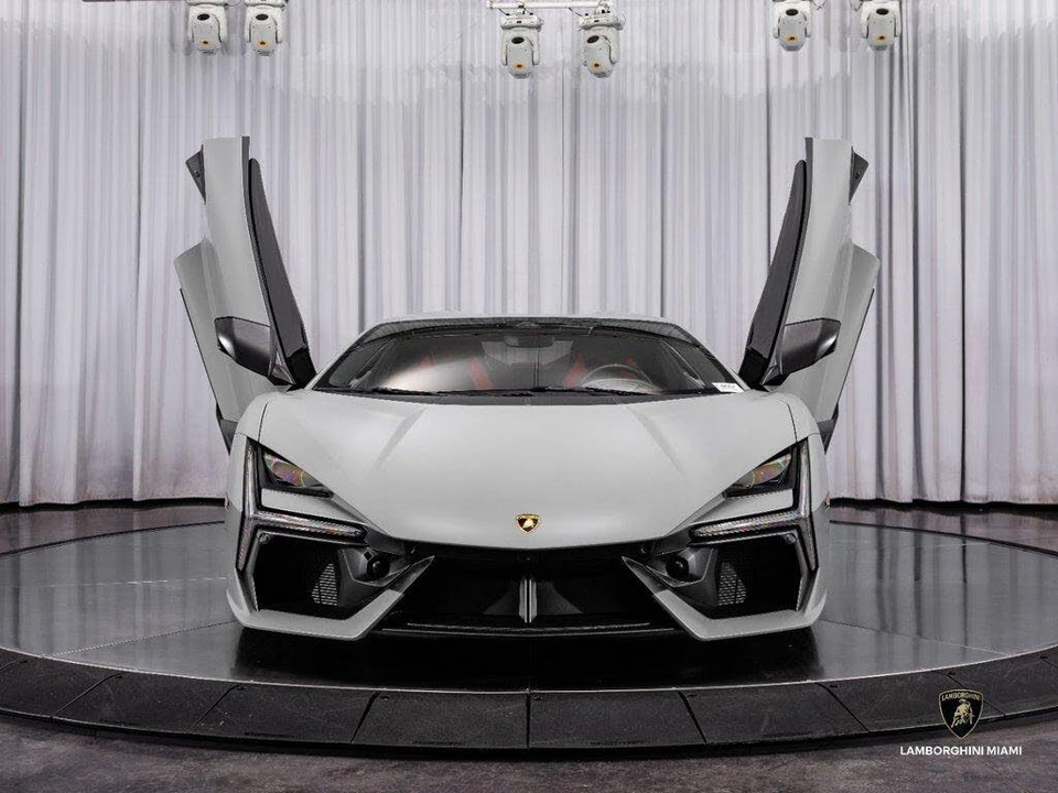 2024 Lamborghini Revuelto - Image 4 of 31