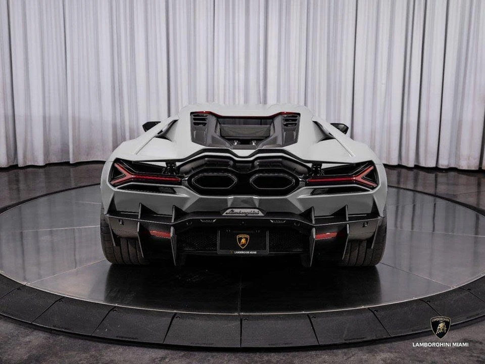 2024 Lamborghini Revuelto - Image 18 of 31