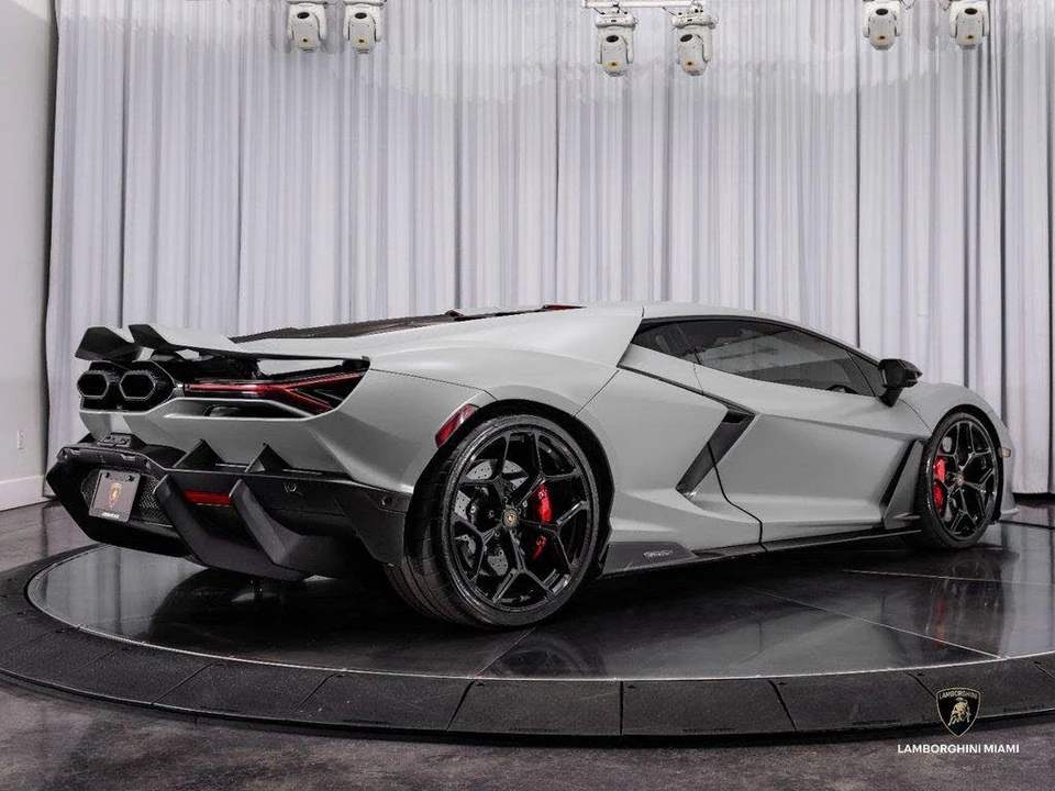 2024 Lamborghini Revuelto - Image 23 of 31