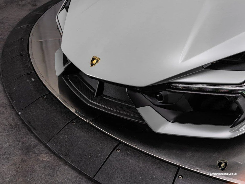 2024 Lamborghini Revuelto - Image 6 of 31