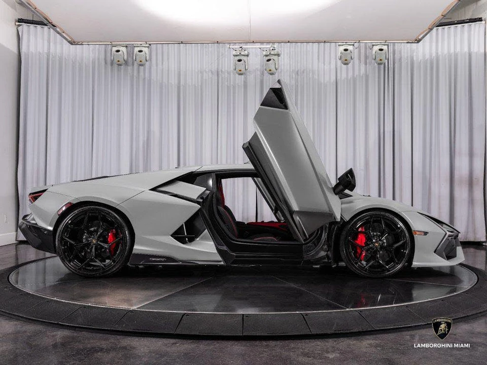 2024 Lamborghini Revuelto - Image 27 of 31