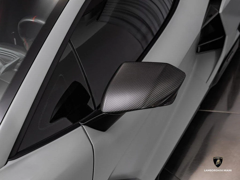 2024 Lamborghini Revuelto - Image 9 of 31