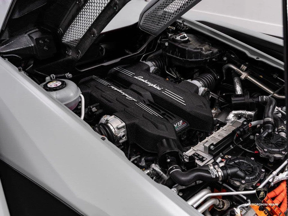 2024 Lamborghini Revuelto - Image 22 of 31