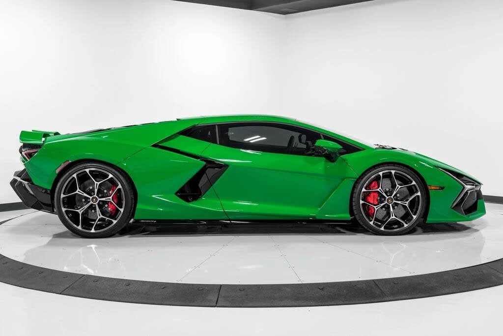 2024 Lamborghini Revuelto - Image 2 of 31