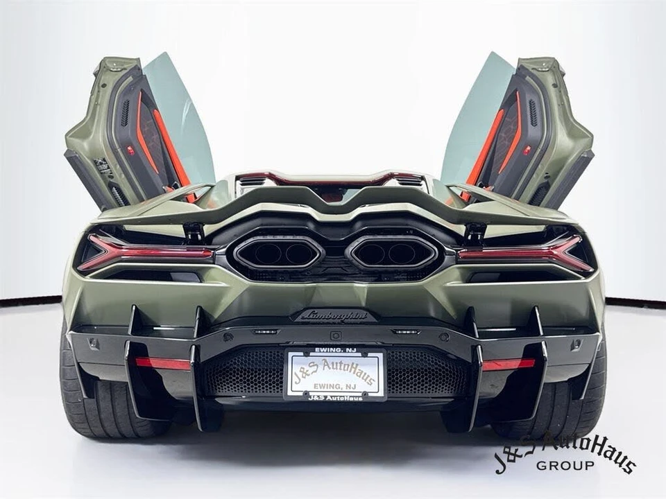 2024 Lamborghini Revuelto - Image 6 of 31