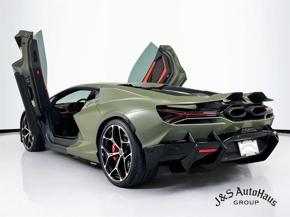 2024 Lamborghini Revuelto - Image 5 of 31