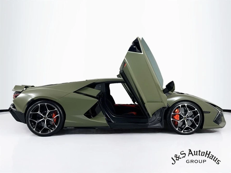 2024 Lamborghini Revuelto - Image 8 of 31